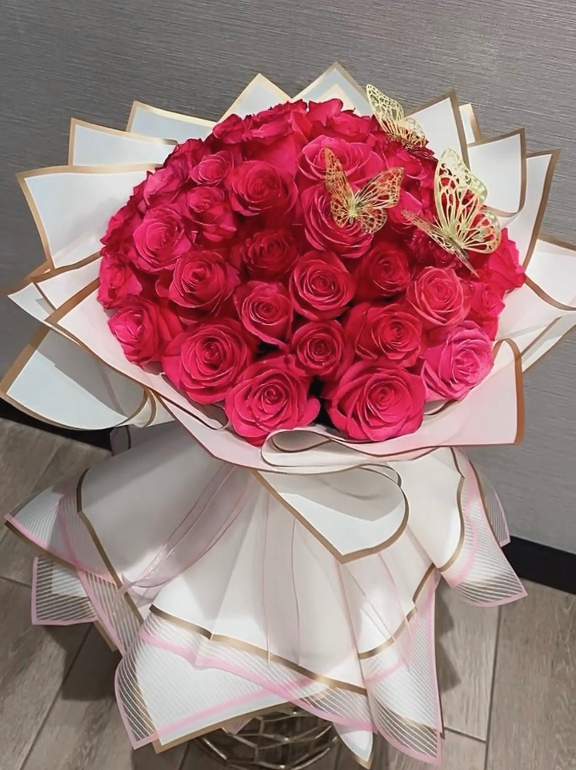 75 Fuchsia Premium Roses