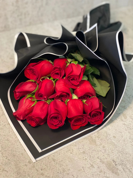 1 Dozen Natural Red Roses