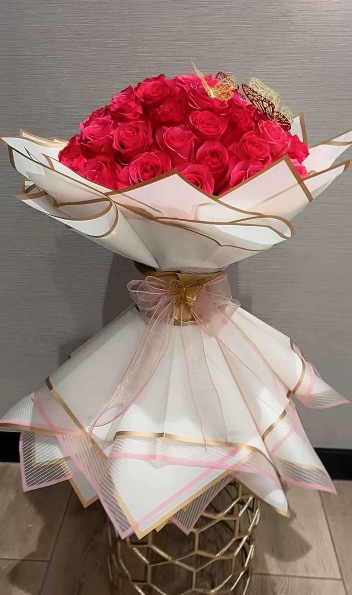75 Fuchsia Premium Roses