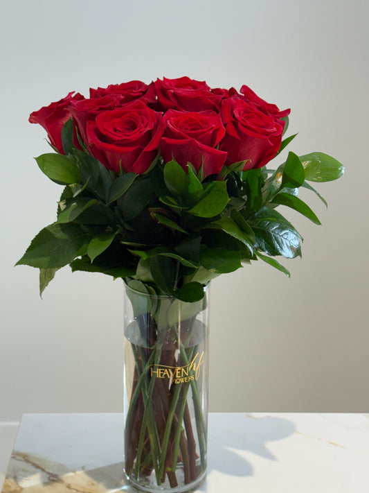 1 Dozen roses in Vase