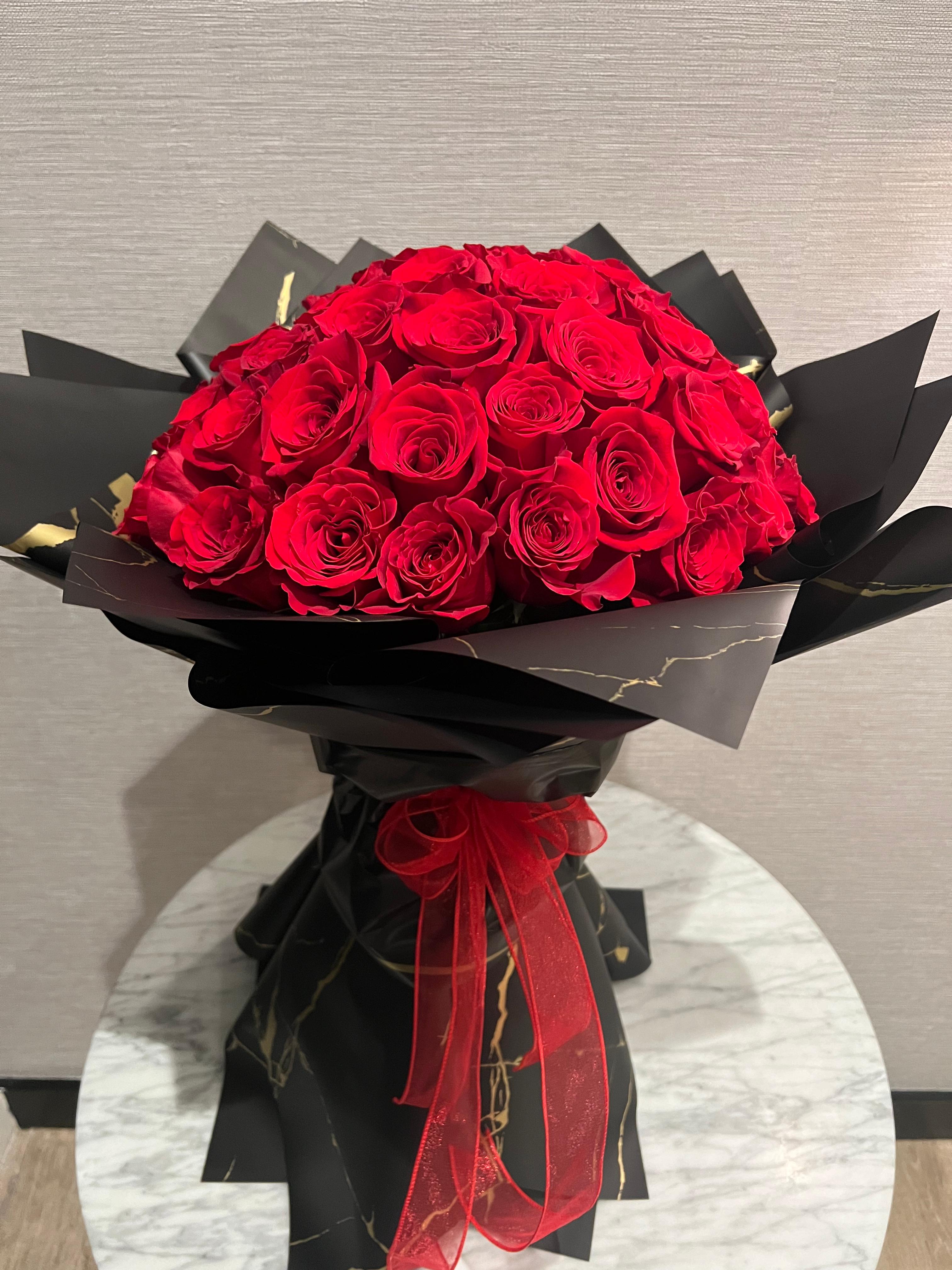 25 Premium Roses – Heaven Flowers Miami
