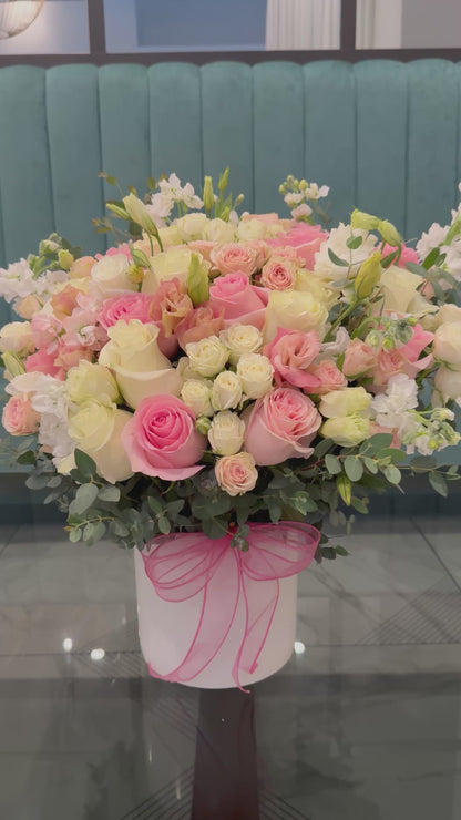 Pink and White in Vase – Luxury