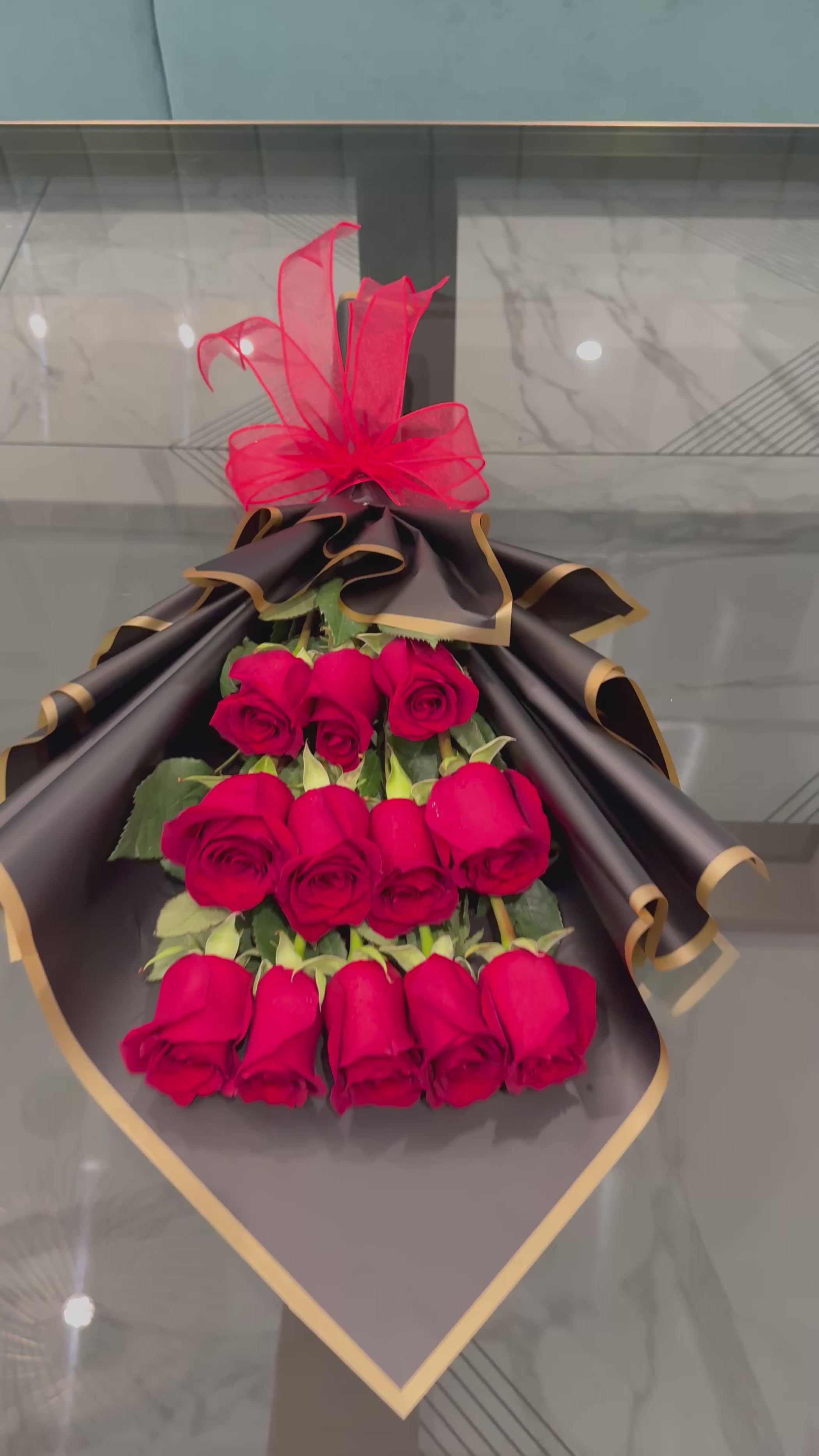 1 Dozen Natural Red Roses – Heaven Flowers Miami