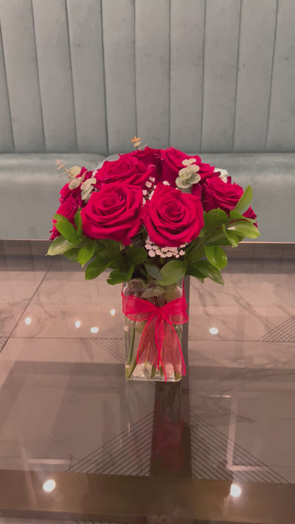 1 Dozen roses in Vase